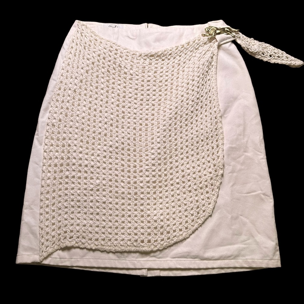 Vintage Crochet Canvas Skirt with Lion Broach